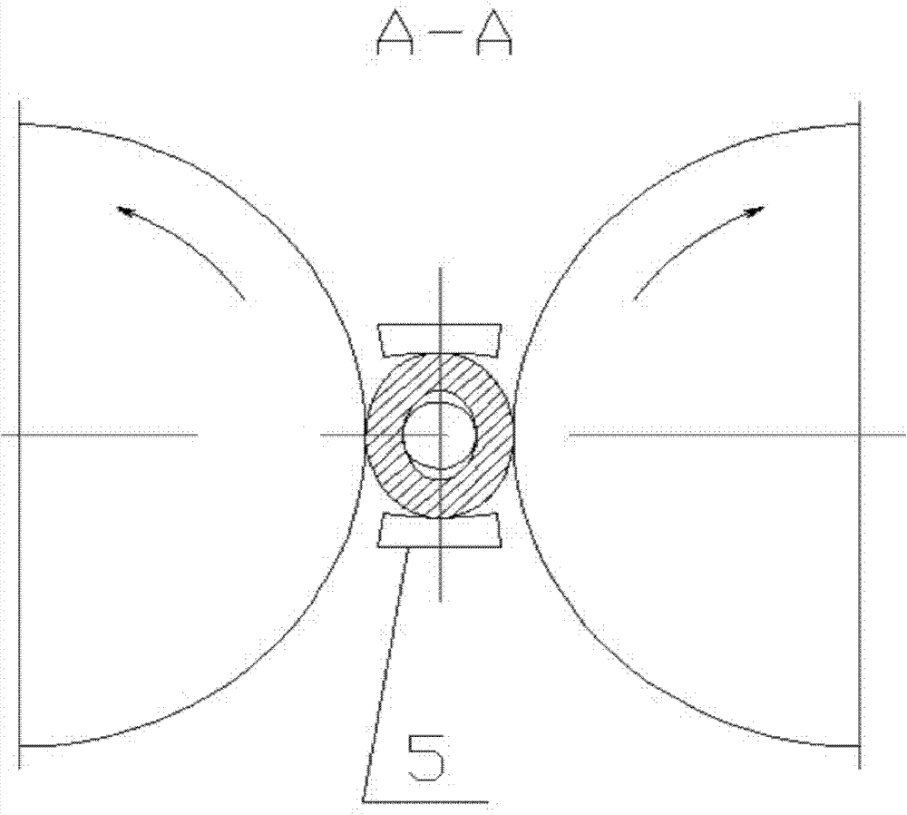 Pipe mold manufacturing process adopting continuous-casting blank to forge and roll rough blank periodically