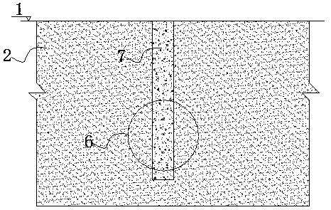 Fixing device and construction method for controlling floating of shield tunnel segments