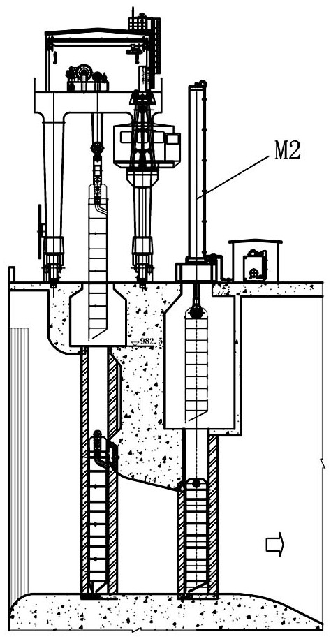 Down-the-hole service gate arrangement structure operated by double-lifting-point inverted hanging type hydraulic hoist