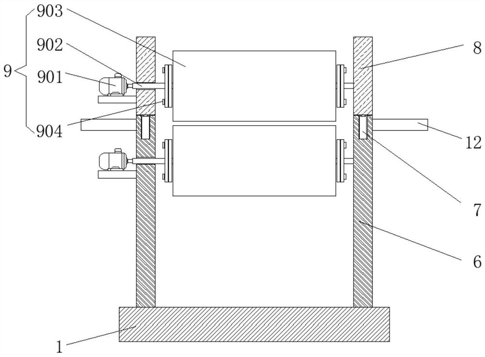 A solar photovoltaic etching device with good heat dissipation performance