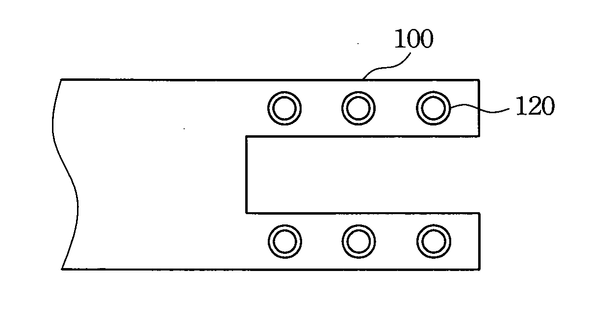 Robotic arm for preventing electrostatic damage