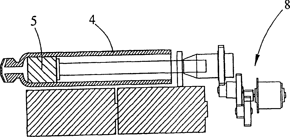 Medicament injection devive with axially displaceable lead screw