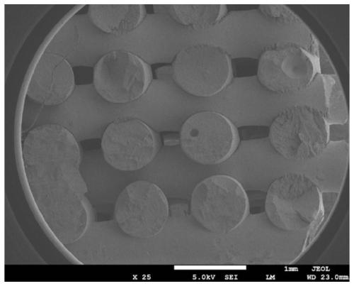 Beta-tricalcium phosphate porous ceramic drug-loading stent and preparation method and application thereof