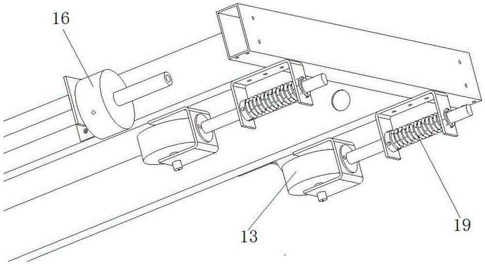 Photovoltaic module cleaning device and cleaning method thereof