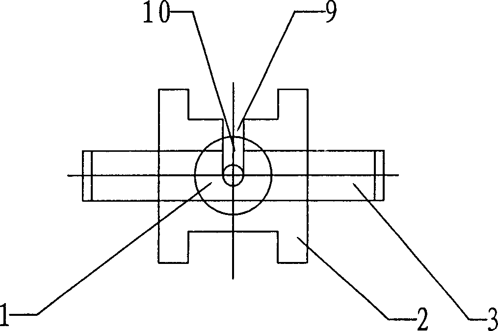 Cavity filter with adjustable capacitive coupling structure