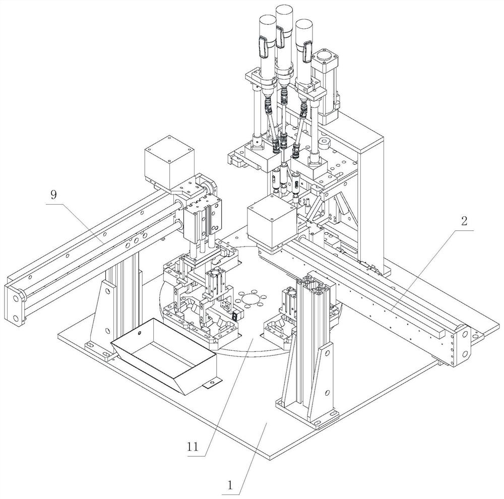 An automatic assembly device for garden lamp housings