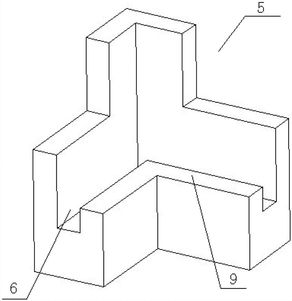 Air-permeable moisture-proof container capable of being assembled