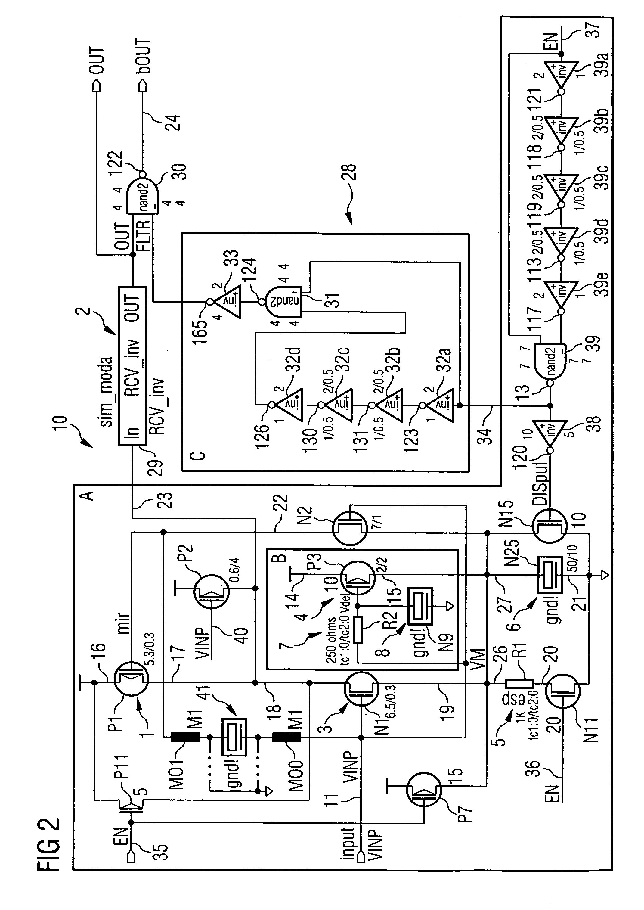 Comparator and method for amplifying an input signal