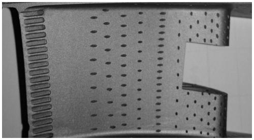 A kind of pressurized alkaline cooking method for removing ceramic layer in thermal barrier coating