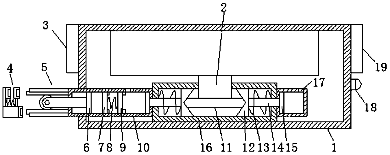 Self-adaptive protection device for automobile battery pack and using method thereof