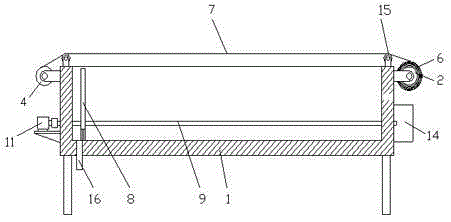 Cow water tank provided with automatic cover and cleaning device