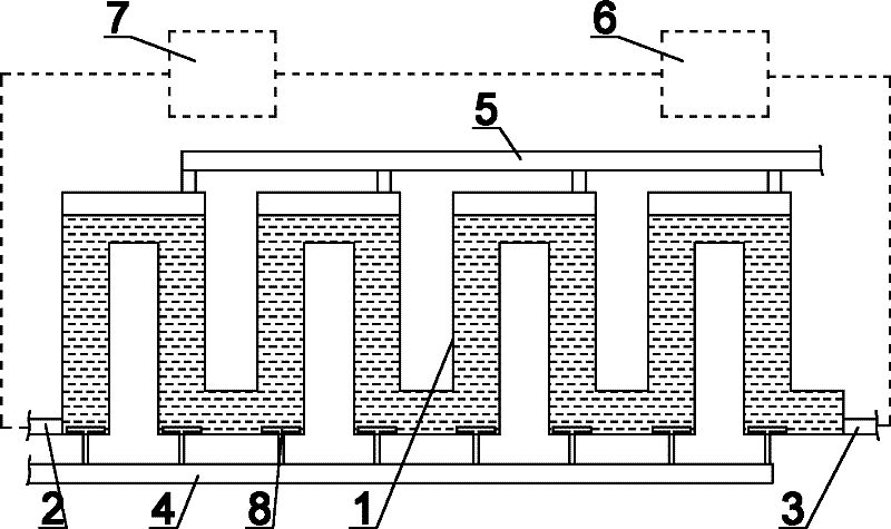 Method and device for producing fuel algae in continuous U-shaped tube and application thereof