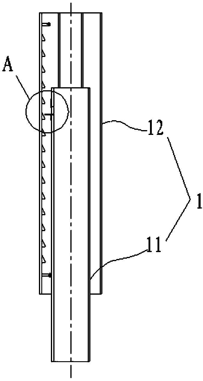 Roller pin lubricating-type casing pipe truss having self-locking anti-falling structure