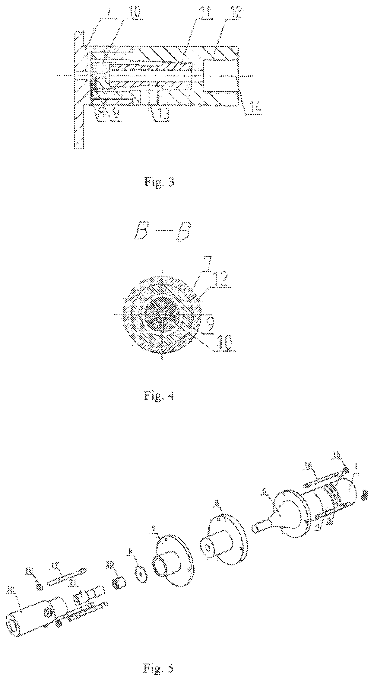 Low-frequency ultrasonic atomizing device having large atomization quantity