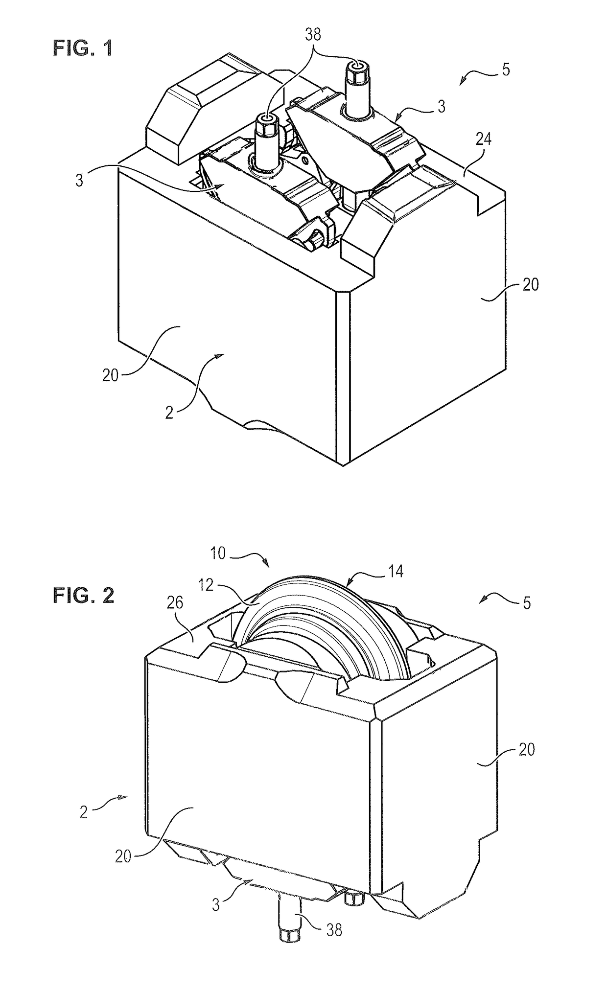 Cutter holder for a tunnel boring machine and an associated cutting set