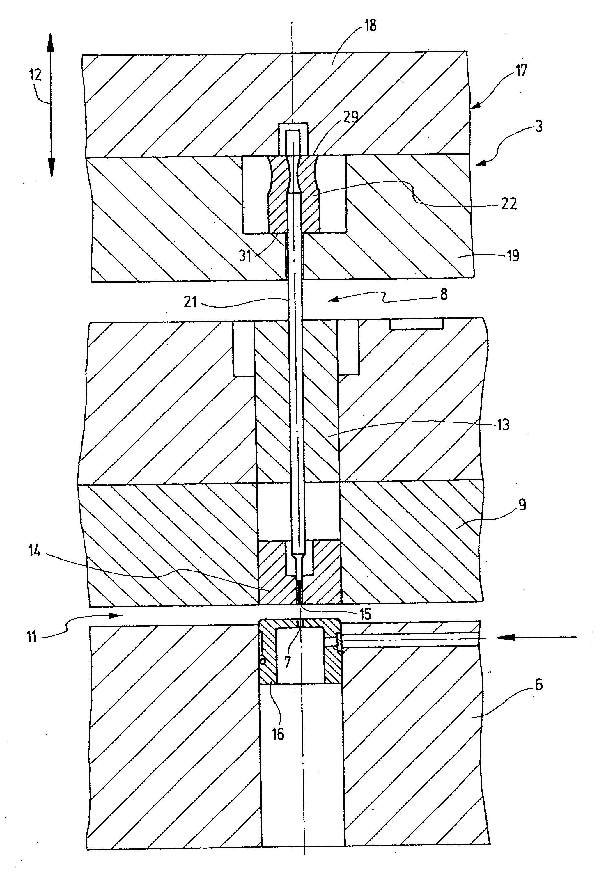 Punching device and punching die for it