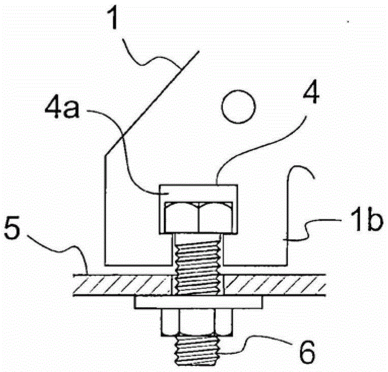 Sliding guide shoe and elevator provided with sliding guide shoe