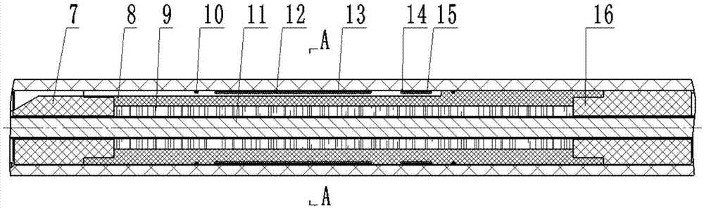 Cross-well electromagnetism logging instrument emitter and emitting antenna thereof