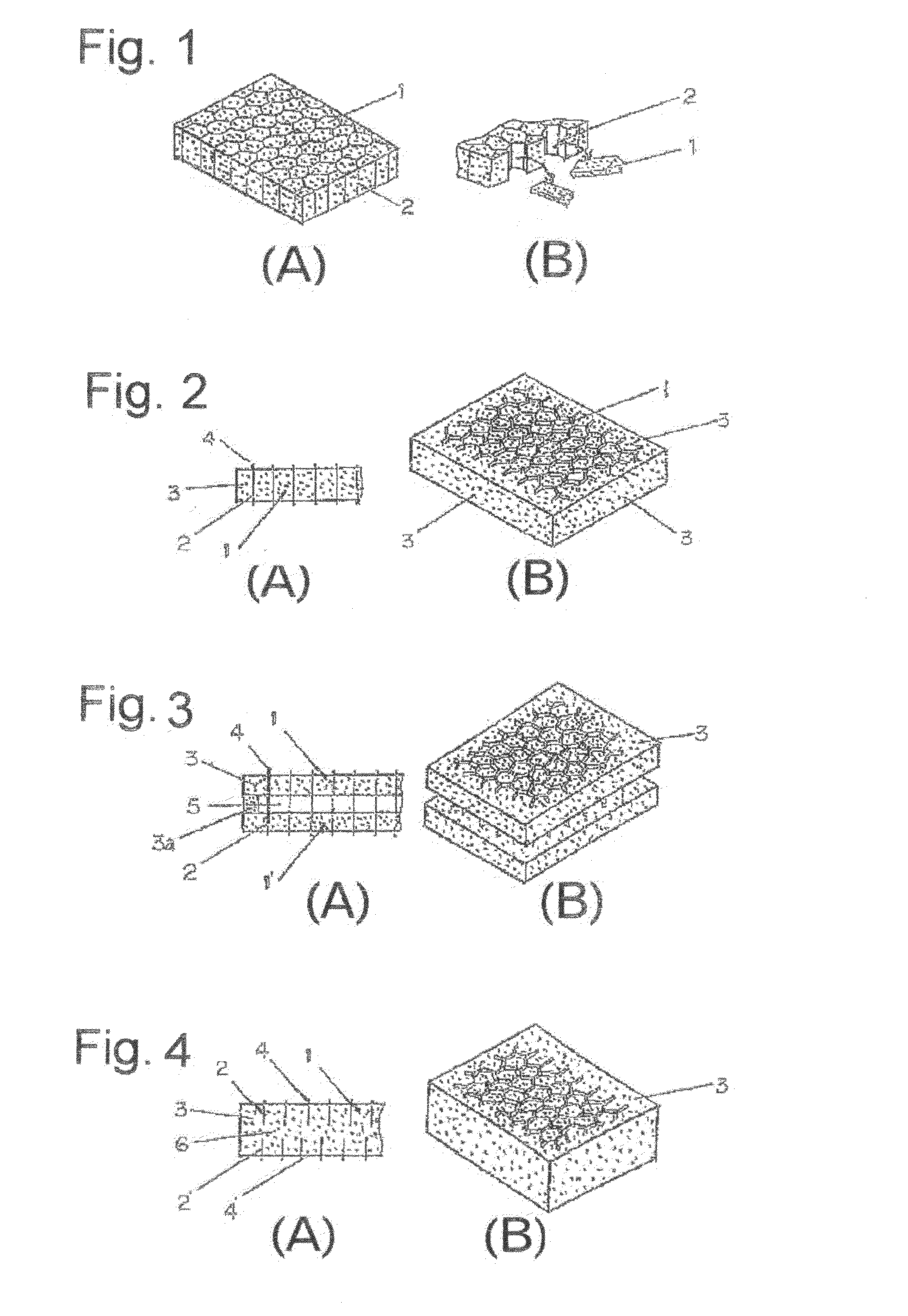 Sandwich panel including honeycomb structure body and method of producing the sandwich panel