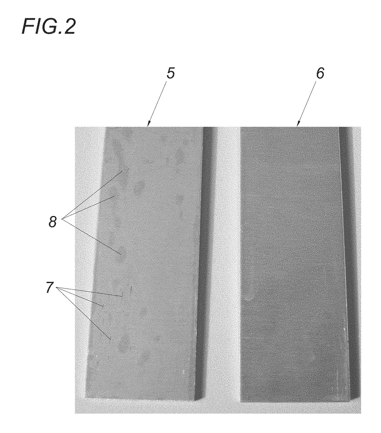 Method for treating the surface of a metallic substrate