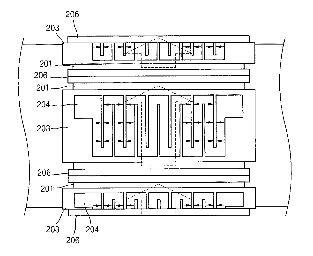 Segmented magnetostrictive patch array transducer, apparatus for diagnosing structural fault by using the same, and method of operating the same