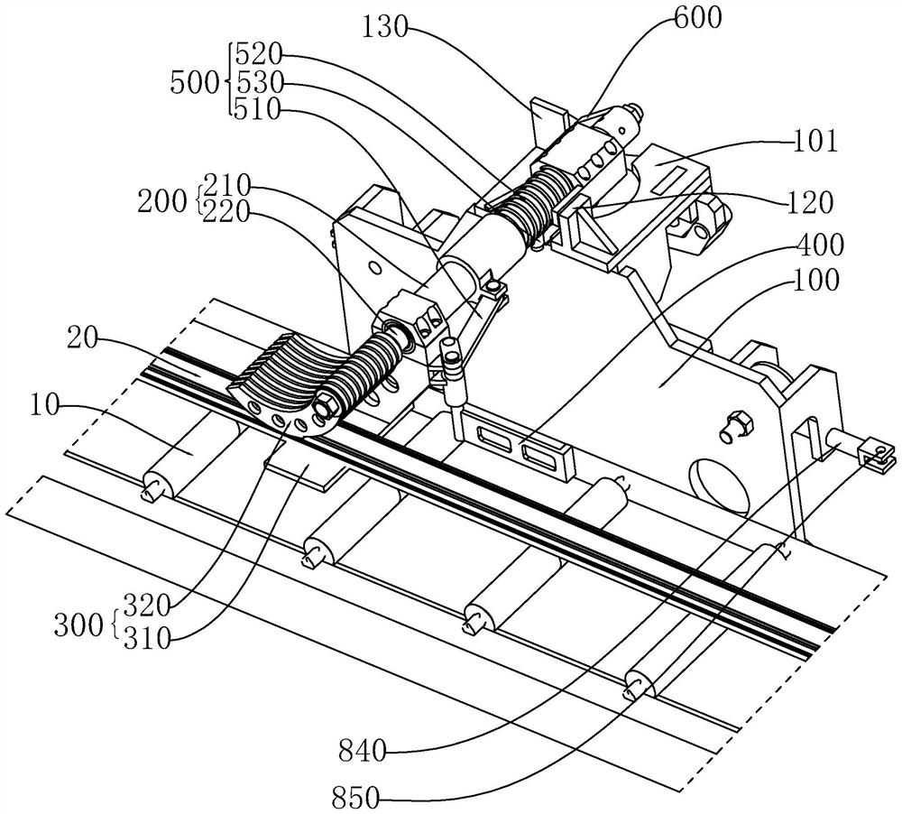 Traction conveying device