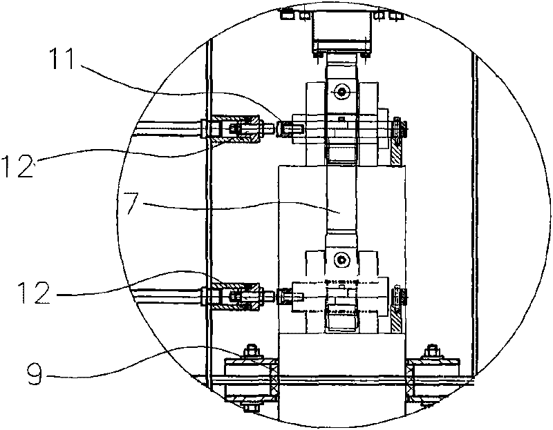 Underwater hydraulic axis-penetrating locking device