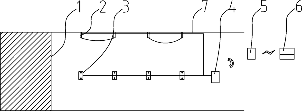 Tunnel deformation real-time monitoring device and method