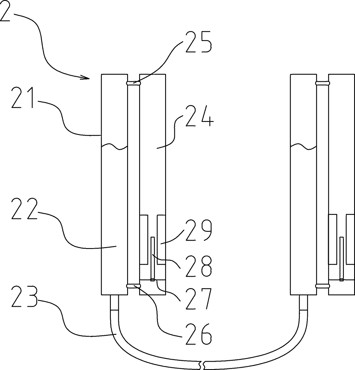 Tunnel deformation real-time monitoring device and method