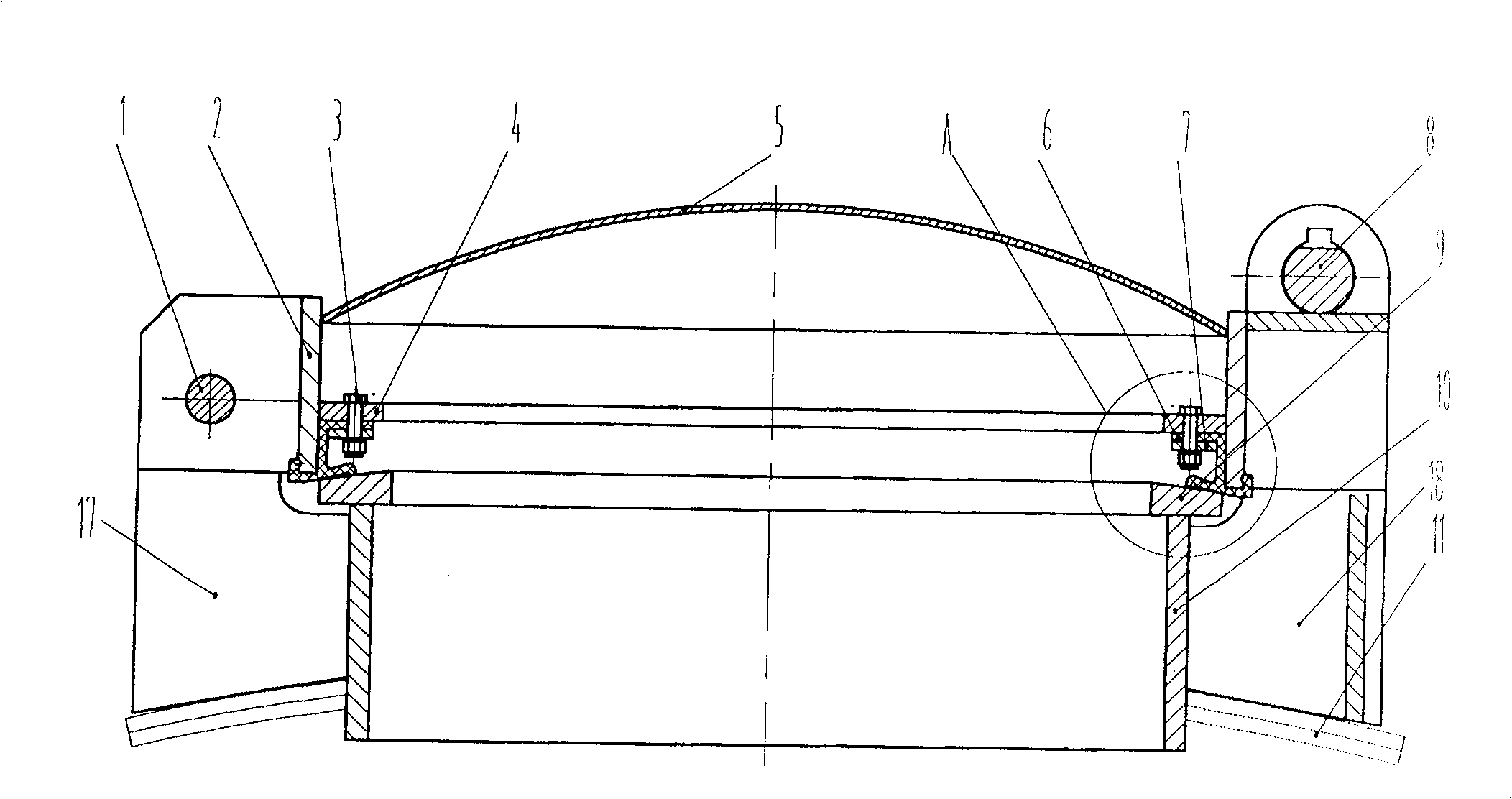 Self-sealing manhole cover for bulk loading powder tank truck