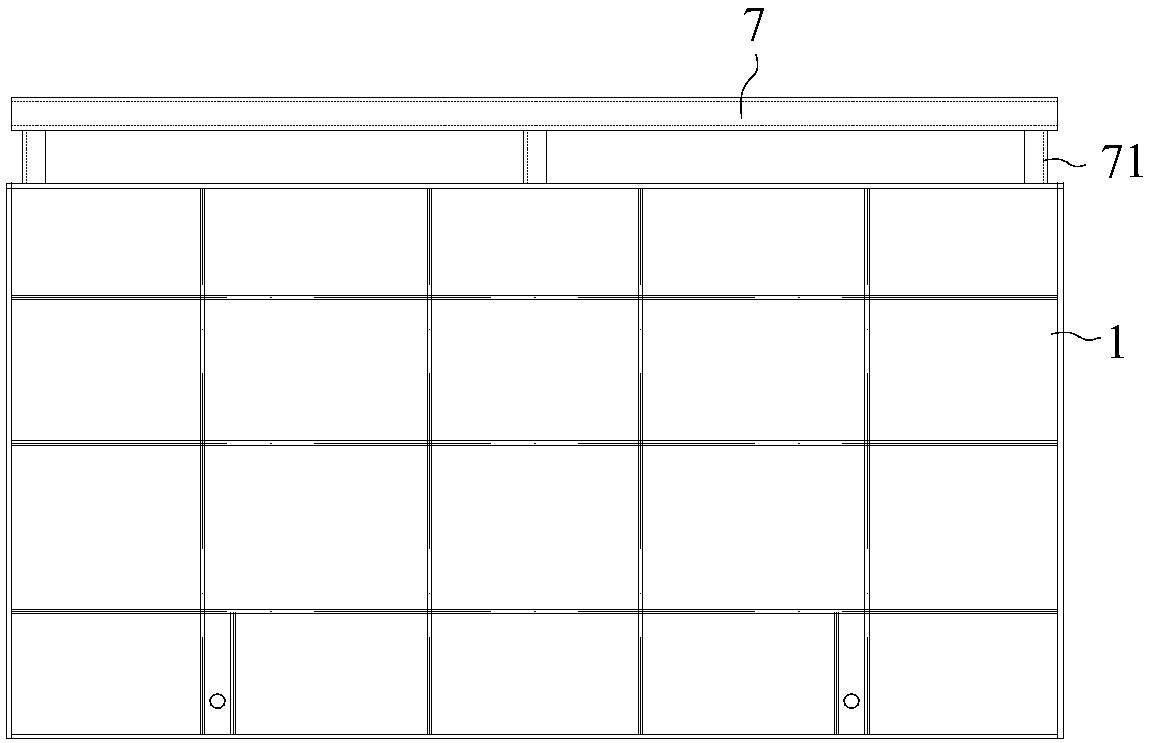 A method for strengthening the formwork of the cast-in-place flower pool type anti-collision wall of an urban overpass