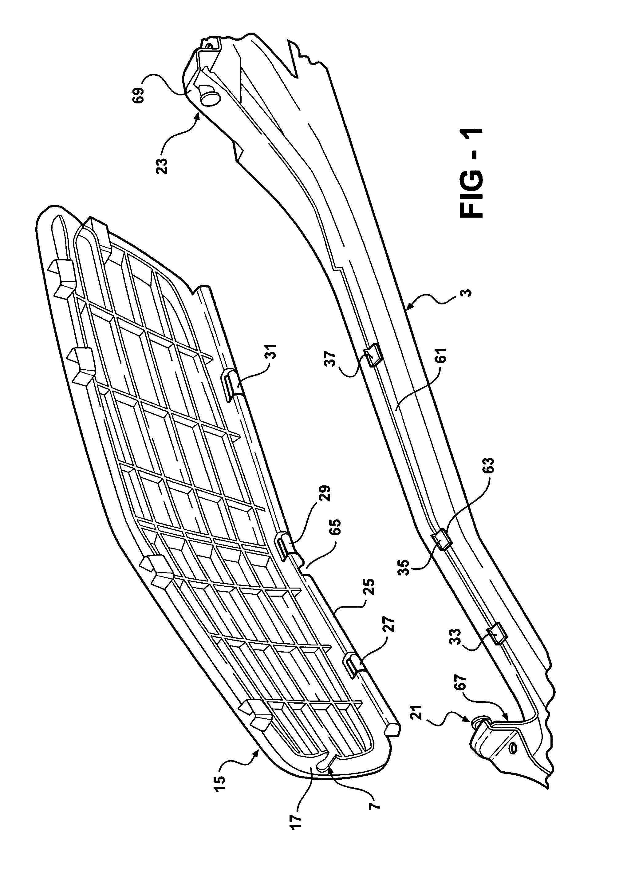 Mounting for a radiator casing in a motor vehicle