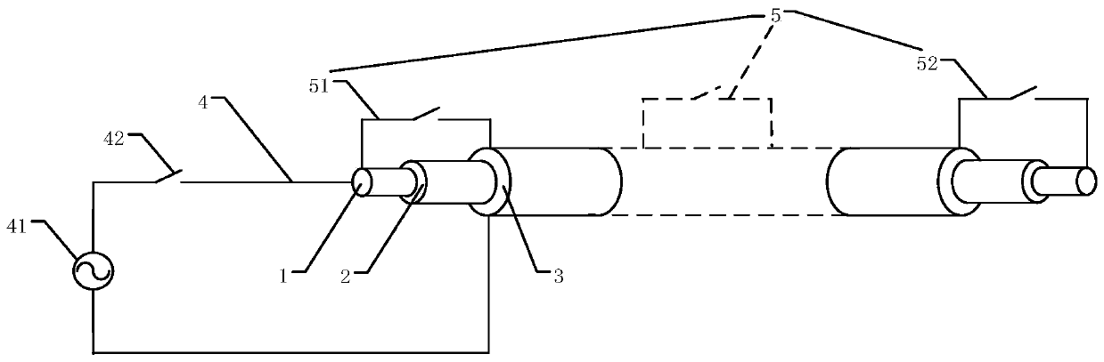 A transmission line conductor suitable for live on-line melting ice and its application method