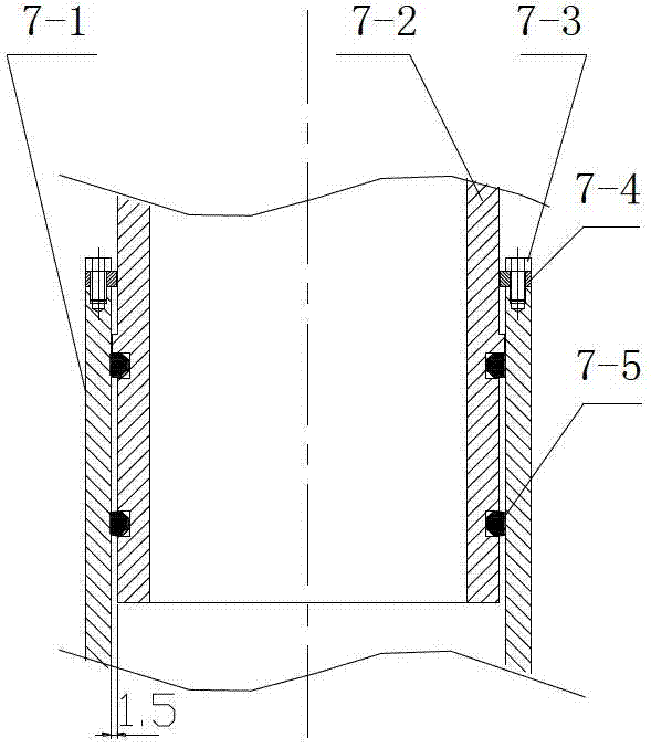 Duckweed isolating type quantitative floating water outlet device