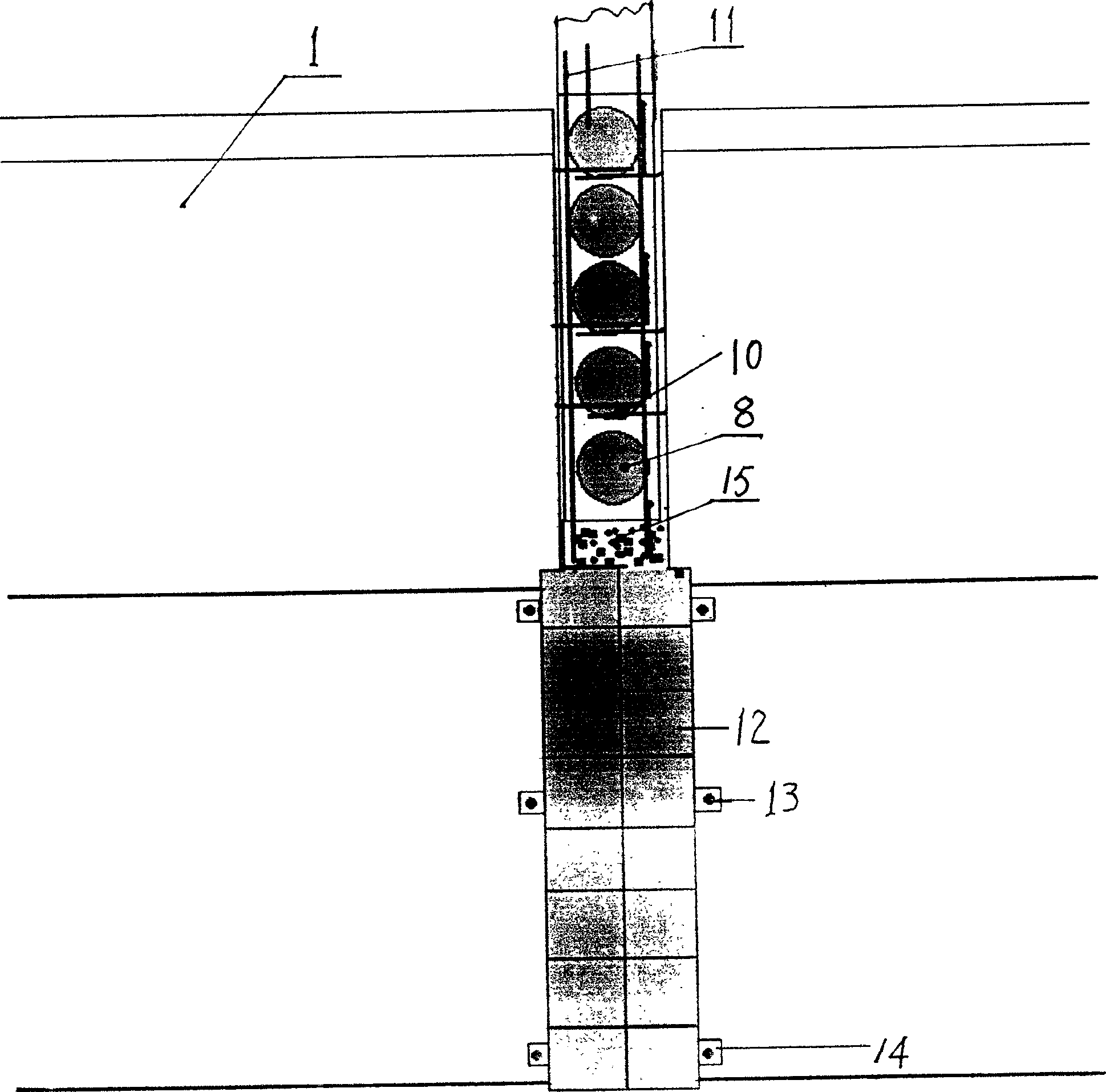 House composed of large building blocks between two in-situ cast reinforced concrete columns