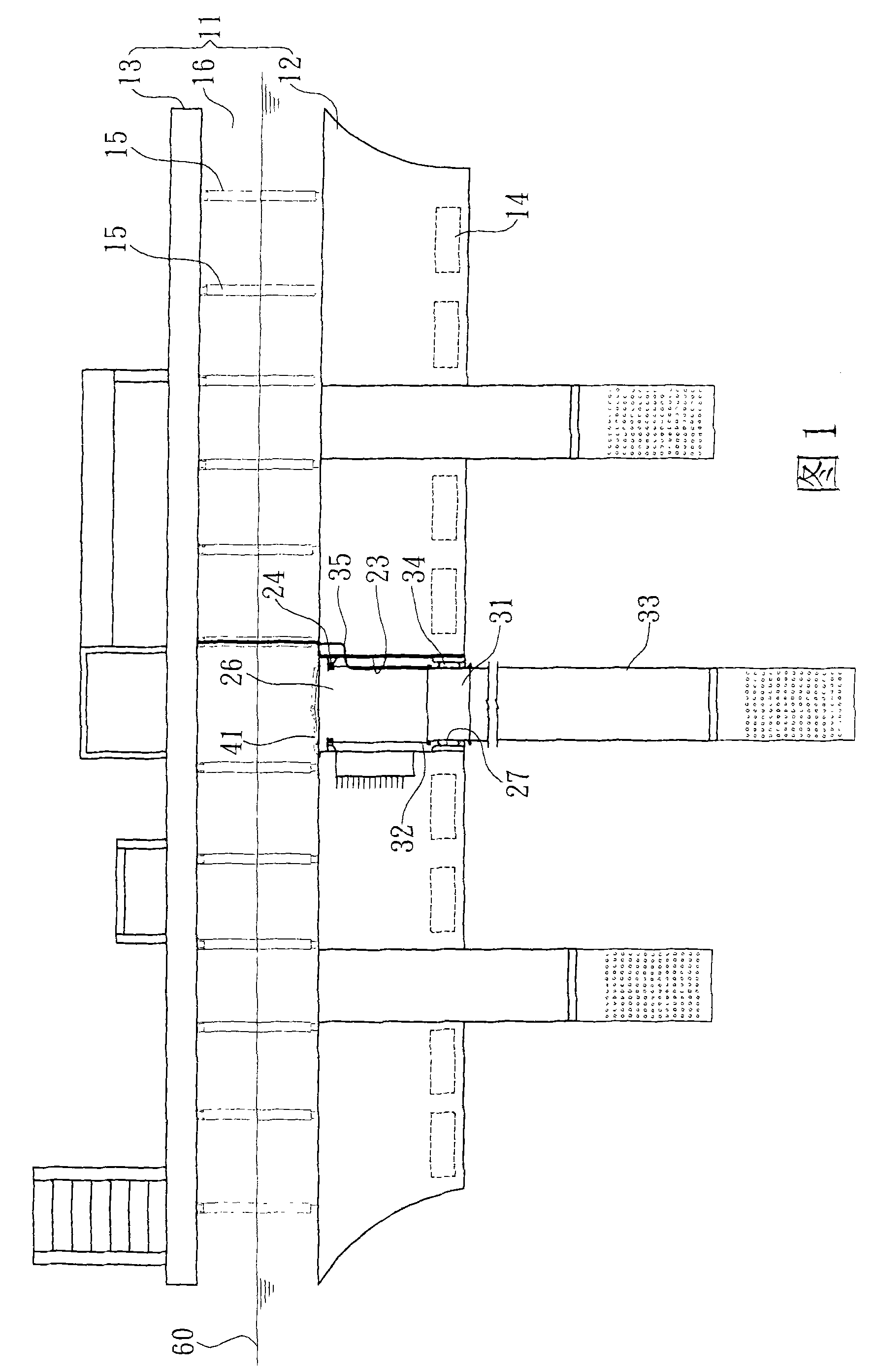 Wave preventing system of conveying pipeline and hull of semi-submersible type sea thermal power station