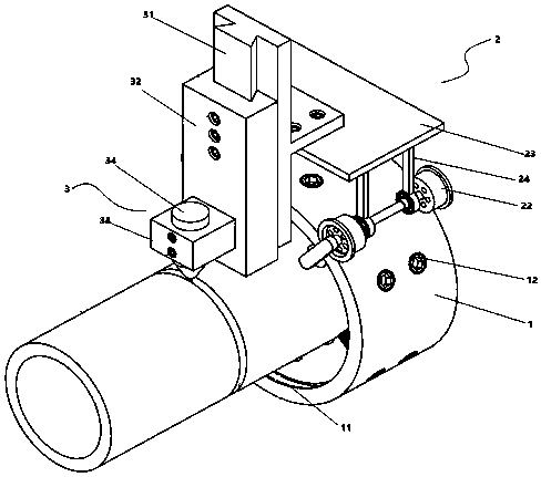 TIG welding device for butt joint of LNG pipeline and welding method thereof