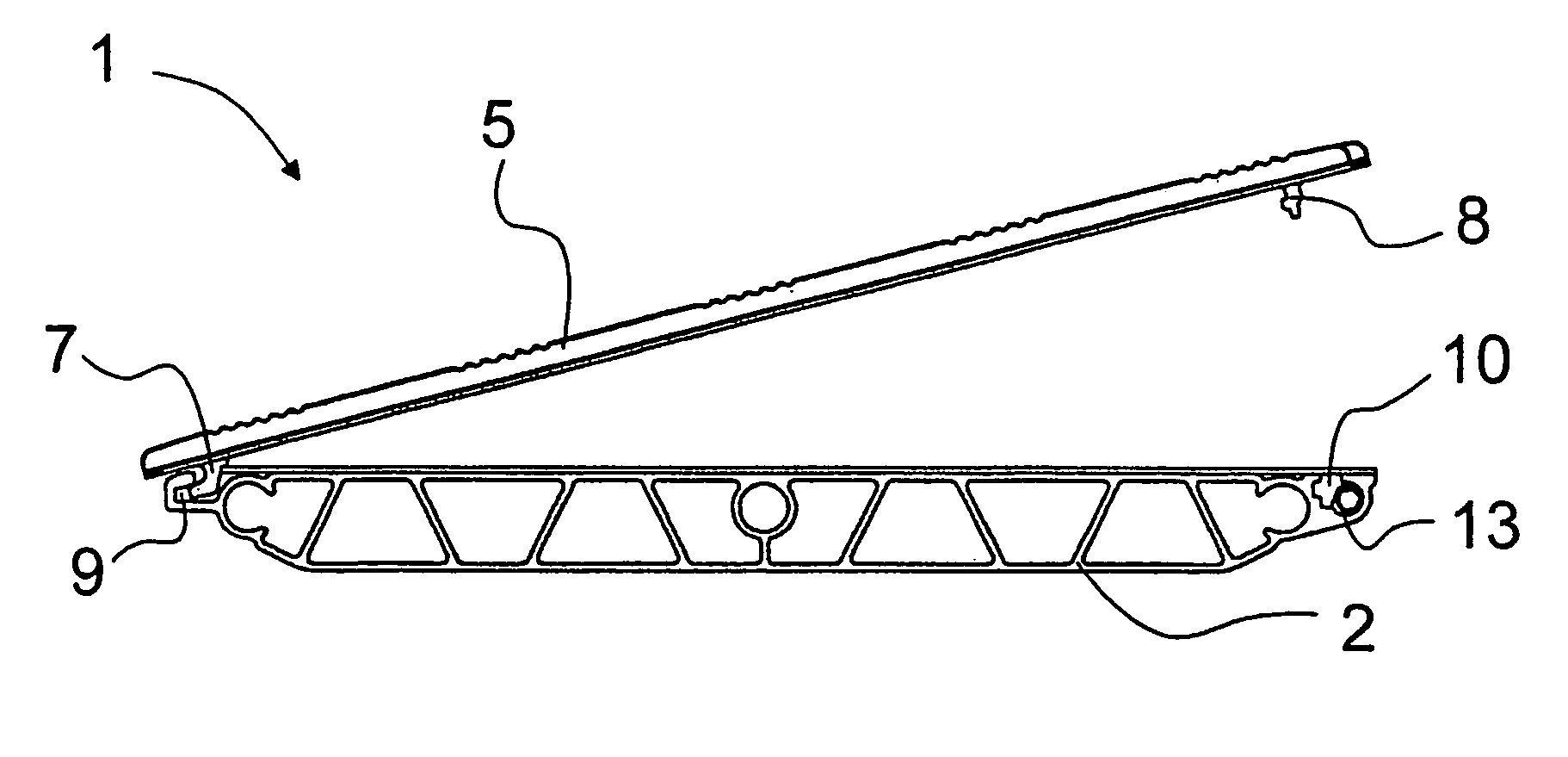 Pallet arrangement for a people mover