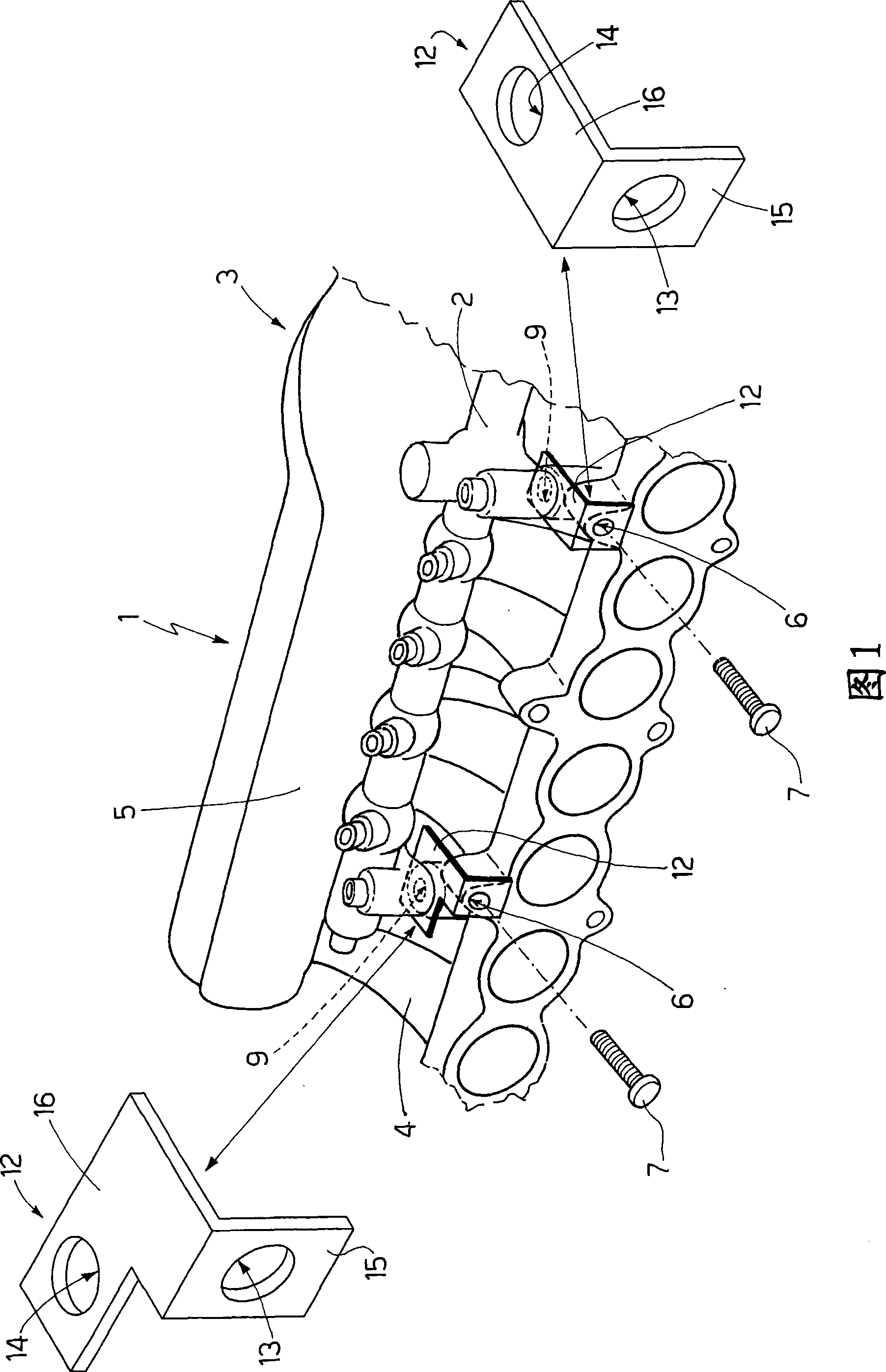 Intake manifold for an internal combustion engine provided with metallic reinforcement brackets for fastening the fuel common rail