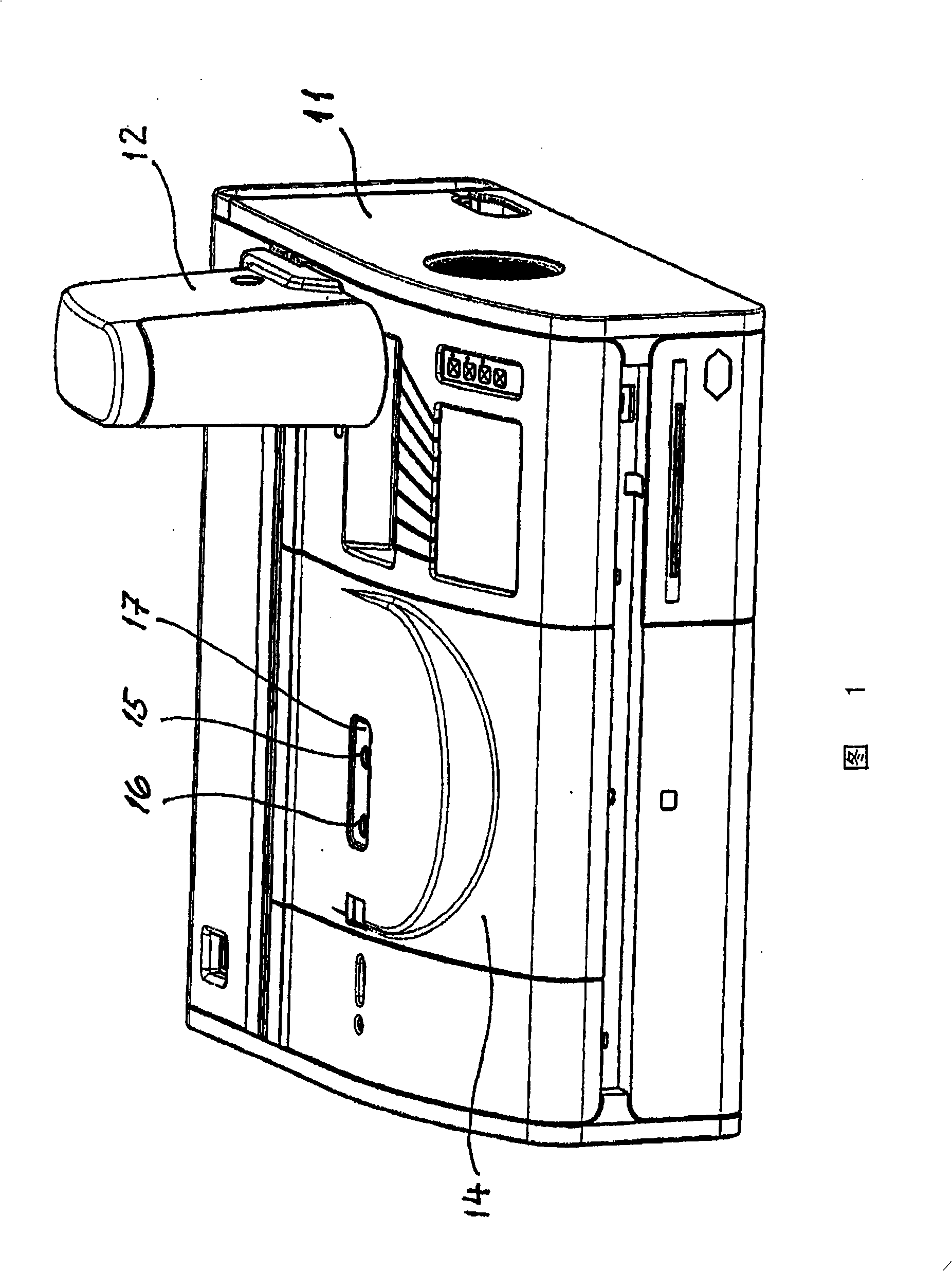 Analyzer with automatically actuated movable closure of pipetting openings