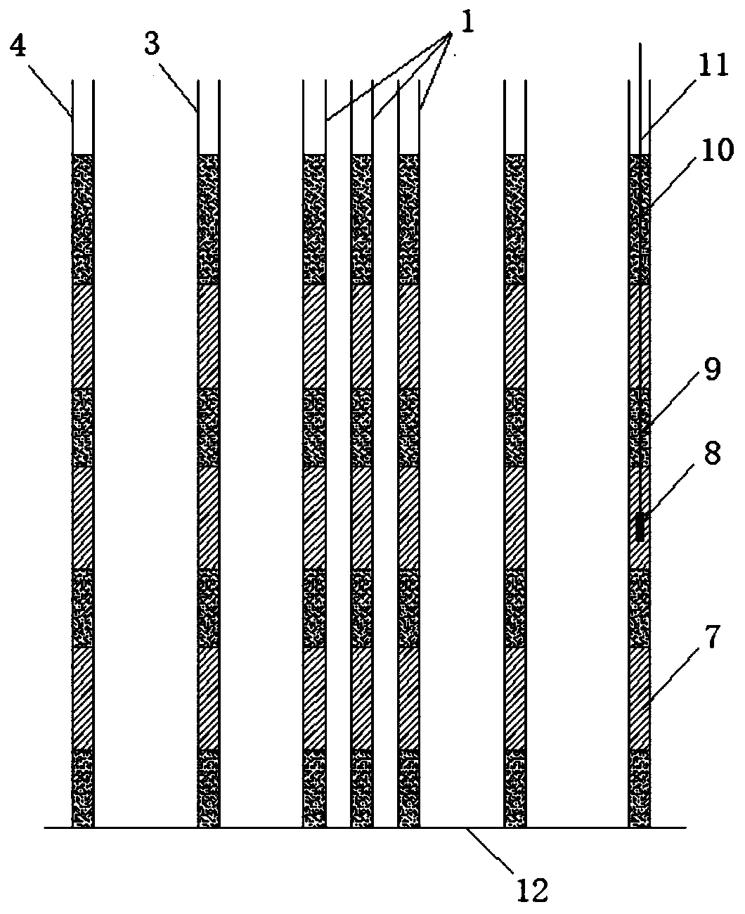 Single-free-surface combined blast hole broaching blasting method