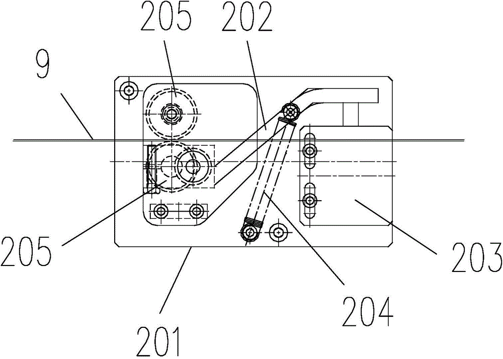 Crowned strip conveying device