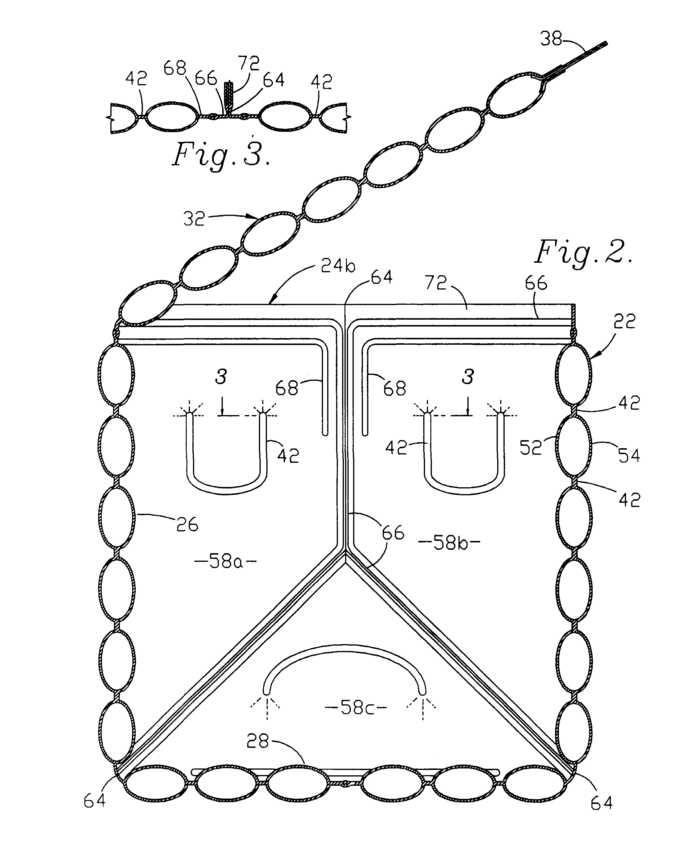 Inflatable insulating liners including phase change material