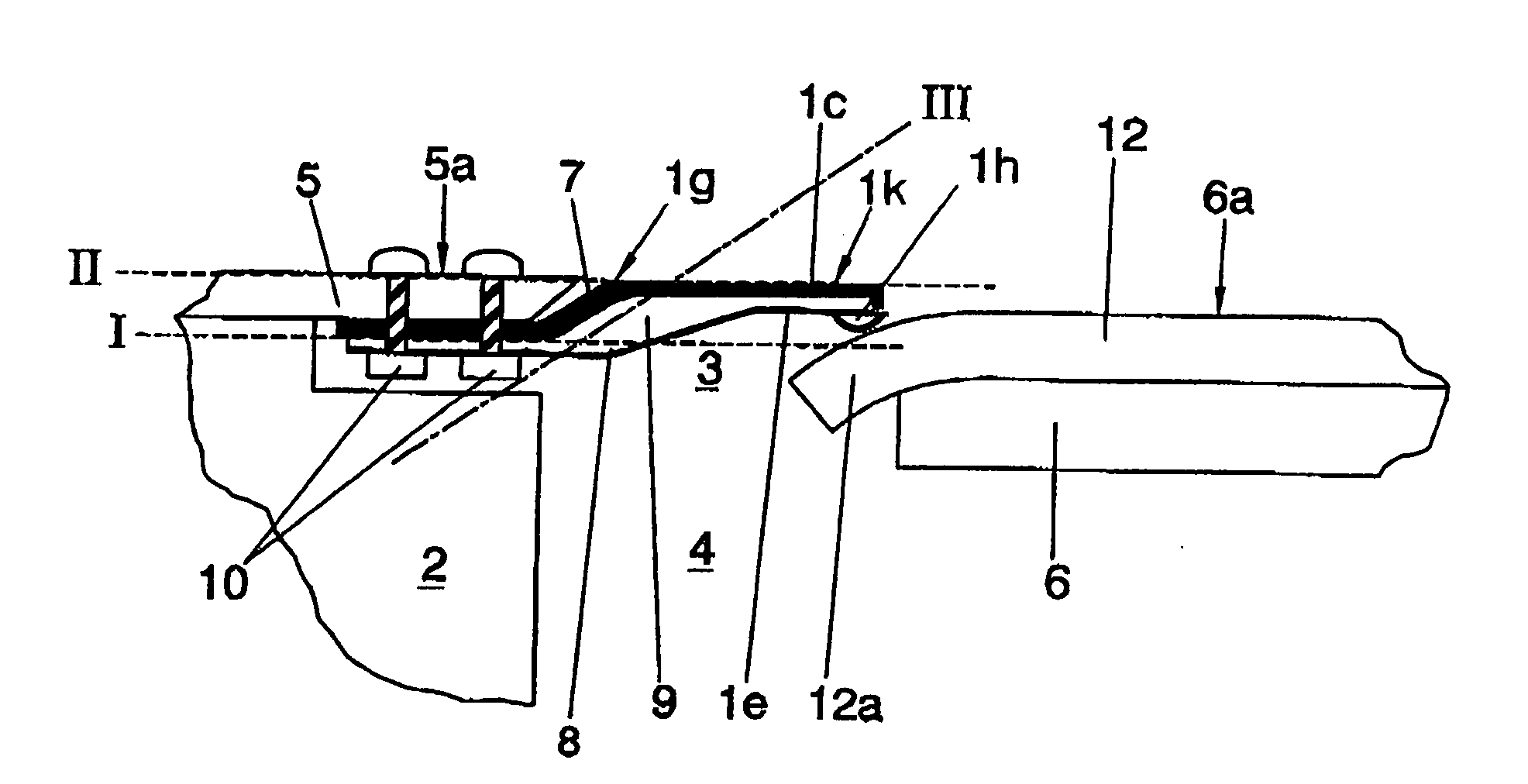 Reinforced cover for gaps in an aerodynamic contour