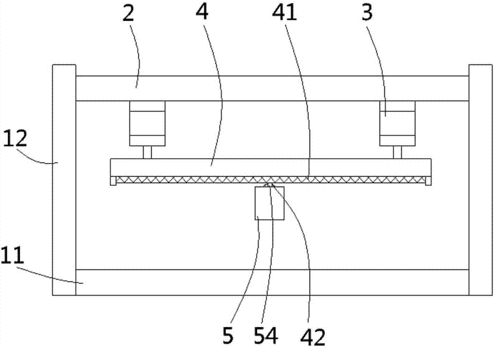 Capacitor positioning and detection device on conveying track