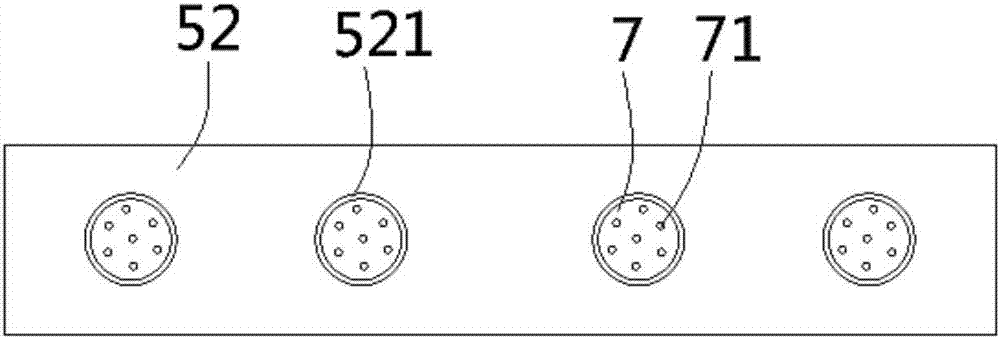 Capacitor positioning and detection device on conveying track