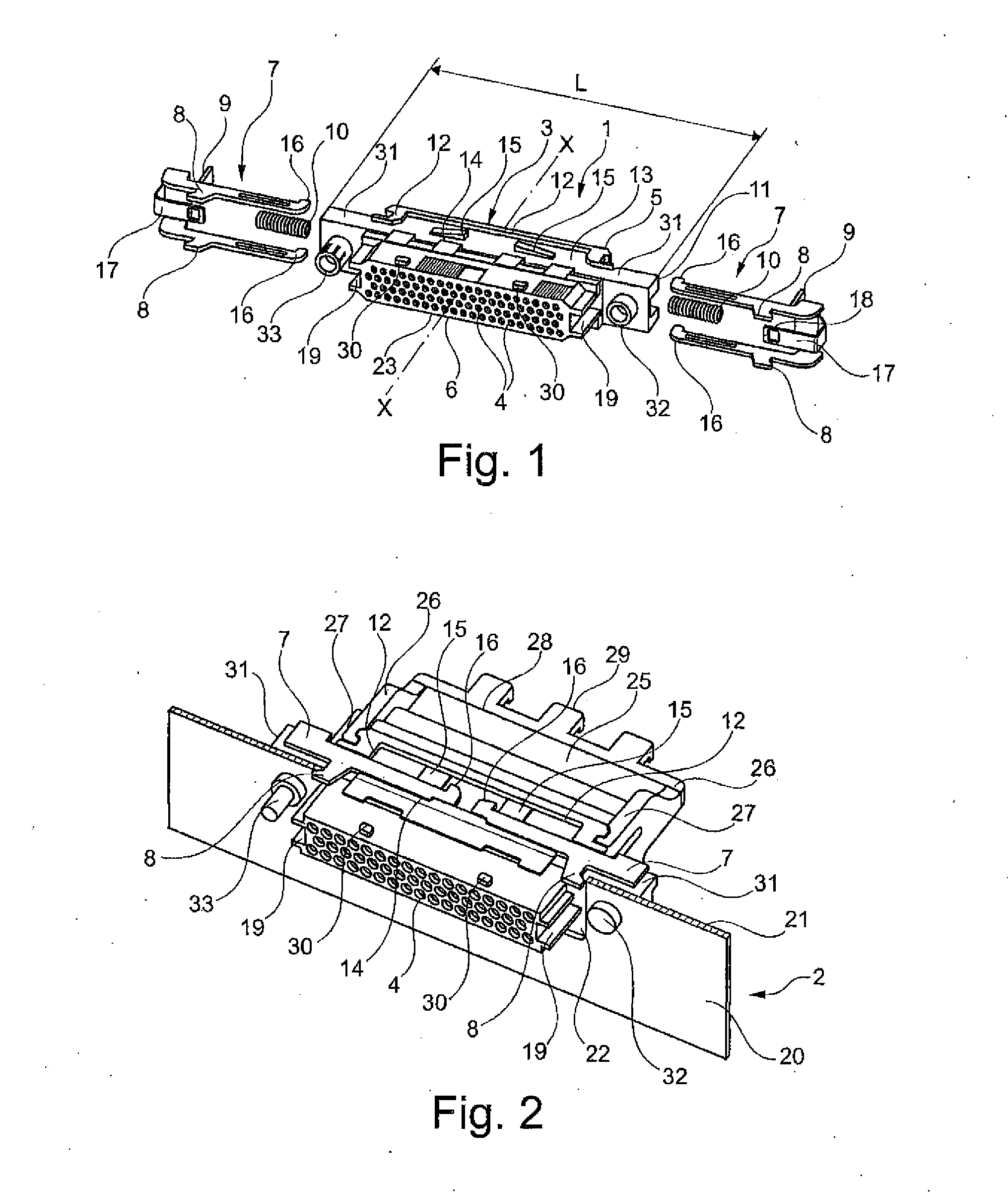 Multi-contact connector socket for rapid fastening to a panel, and associated installation and removal methods