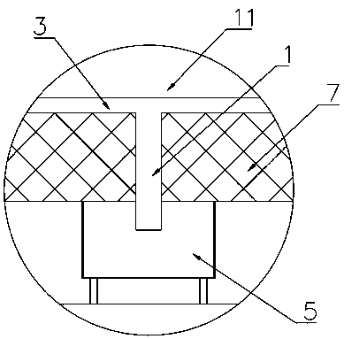 Leakage guiding device of a B-type enclosure system of an LNG ship