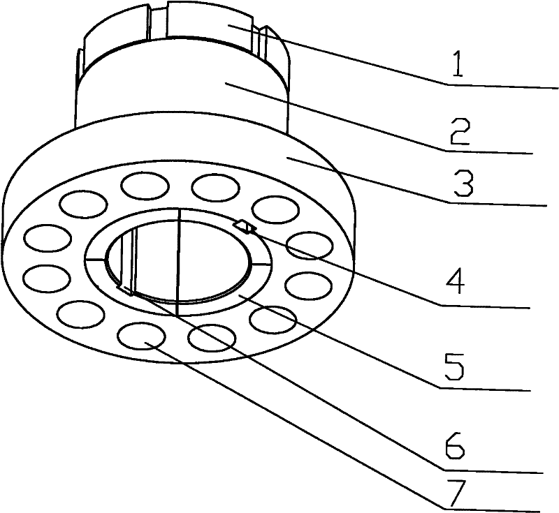 Self-expanding clamp coupling