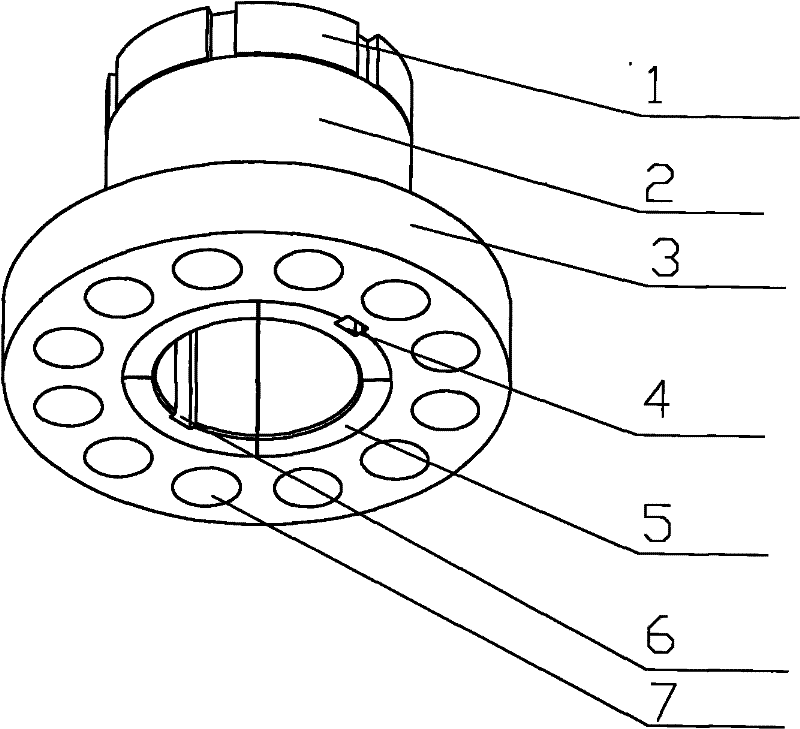 Self-expanding clamp coupling